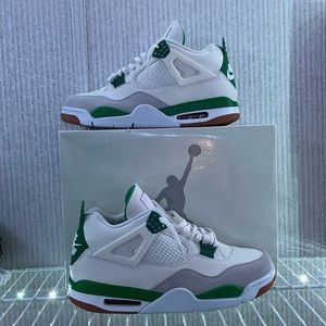 Pine Green Jordan 4